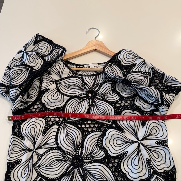 Cato Floral Black White Crochet Cotton Top Size Medium - Picture 5 of 7